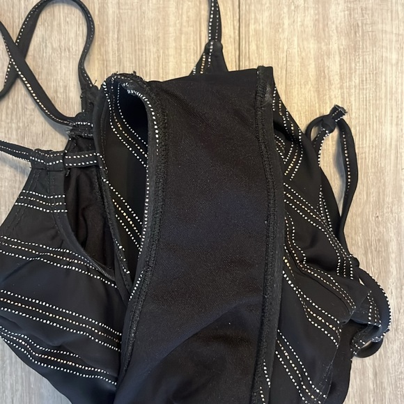 Swimsuit - Picture 7 of 9